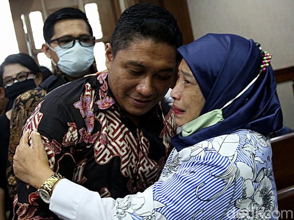 Ekspresi Mantan Penyidik KPK Robin Pattuju Usai Divonis 11 Tahun Bui