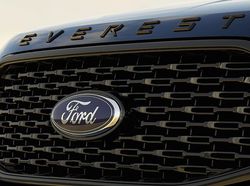 Kembangkan Kendaraan Listrik, Ford Mau PHK 3.200 Karyawan