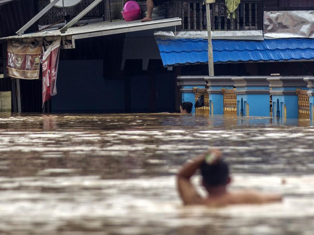 Penampakan Banjir dengan Ketinggian 3 Meter di Banjar