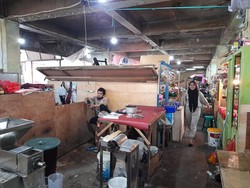 9 Bulan di Tempat Relokasi, Pedagang Pasar Minggu Keluhkan Sepi Pembeli