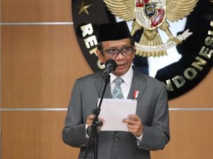 Mahfud Md Ingatkan Tantangan Pemilu 2024 ke Sesmenko Mayjen Mulyo Aji Mahfud Md Ingatkan Tantangan Pemilu 2024 ke Sesmenko Mayjen Mulyo Aji