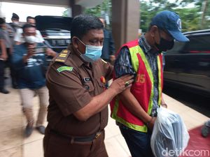 Kejari Lamongan Tahan Mantan Kepala Dinas Pertanian yang Korupsi Rp 564 Juta