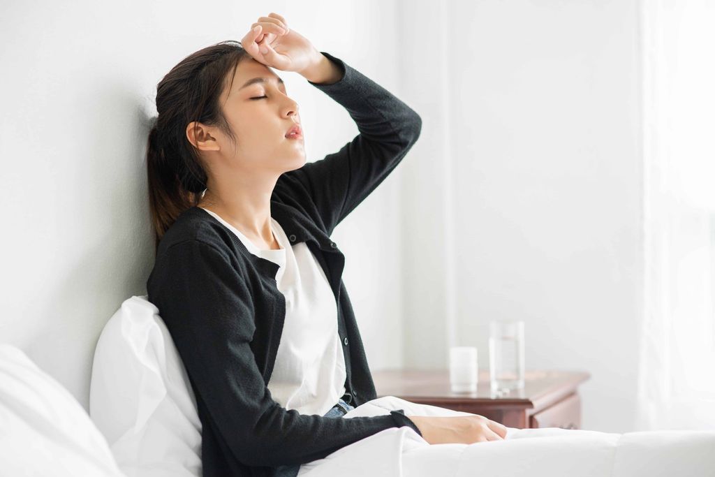 Minum es teh berlebihan setelah makan menyebabkan sakit kepala