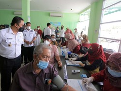 Vaksin Booster COVID-19 di Kota Tangerang Prioritas untuk Lansia