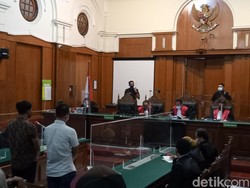 Dua Polisi Terdakwa Penganiaya Jurnalis Tempo Divonis 10 Bulan Penjara