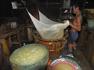 Pengusaha Tahu Tempe Keluhkan Naiknya Harga Kedelai Pengusaha Tahu Tempe Keluhkan Naiknya Harga Kedelai