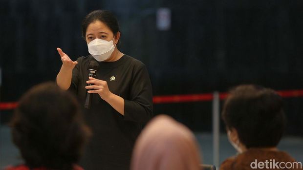 Ketua DPR RI Puan Maharani menerima sejumlah aktivis perempuan. Puan mendengarkan aspirasi mereka terkait RUU Tindak Pidana Kekerasan Seksual (TPKS).