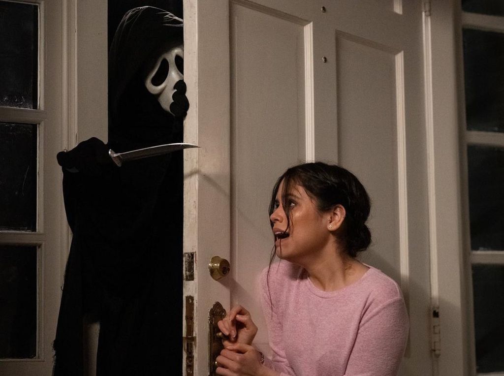 Review Scream (2022): Tetap Sadis! Review Scream (2022): Tetap Sadis!
