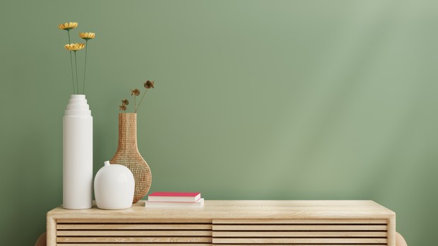 Gray green yang menjadi salah satu tren warna cat rumah di tahun 2022.