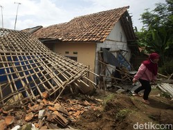 3 Rumah Tertimpa Longsor Usai Tanggul Citarum Jebol, Tak Ada Korban Jiwa