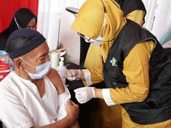 Jadwal dan Lokasi Vaksin Booster Hari Ini di Surabaya