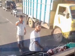 Polisi Tangkap Preman Viral Hadang Truk Angkut Minyak Sawit di Batu Bara