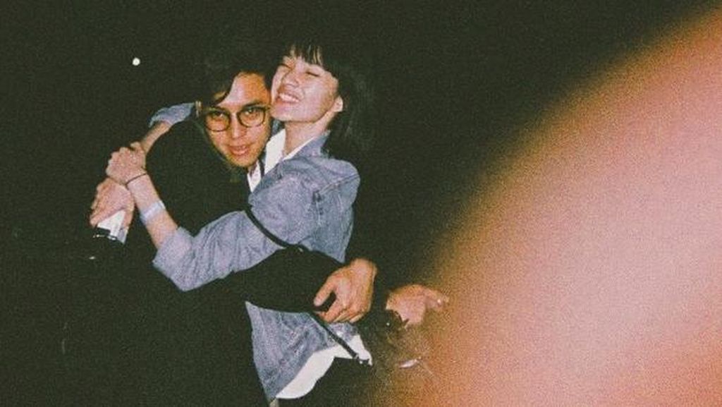 Momen Langka Ardhito Pramono Foto Bareng Istri Momen Langka Ardhito Pramono Foto Bareng Istri