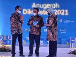 BNI Raih Anugerah Campus Financial Ecosystem dari Kemendikbud Ristek
