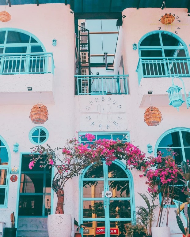Harbour Market/Foto: Instagram.com/harbourmarket_pik Rekomendasi kafe ala Santorini di Indonesia.