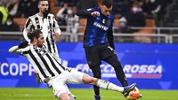 Serangan Inter makin menjadi-jadi. Kali ini ada Ivan Perisic yang mendapat peluang di menit ke-72, namun Perin sukses menyelamatkan gawangnya dari kebobolan. Tak ada gol yang tercipta hingga peluit panjang. Laga dilanjutkan ke babak tambahan. (AP/Spada)