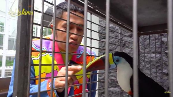 8 Potret Kebun Binatang Mini di Rumah Crazy Rich Malang, Koleksinya Mewah