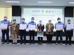 Menaker Puji Perjanjian Kerja Bersama Bridgestone Tire Indonesia