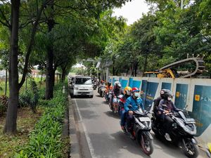 detikcom Do Your Magic: Ini Galian Penyebab Macet Parah di TB Simatupang detikcom Do Your Magic: Ini Galian Penyebab Macet Parah di TB Simatupang