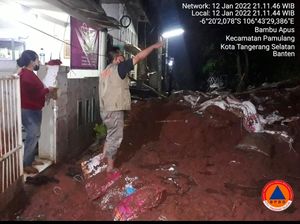 Tebing 8 Meter di Tangsel Longsor Usai Diguyur Hujan Deras Tadi Malam