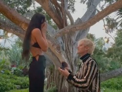 Momen Romantis Machine Gun Kelly Lamar Megan Fox