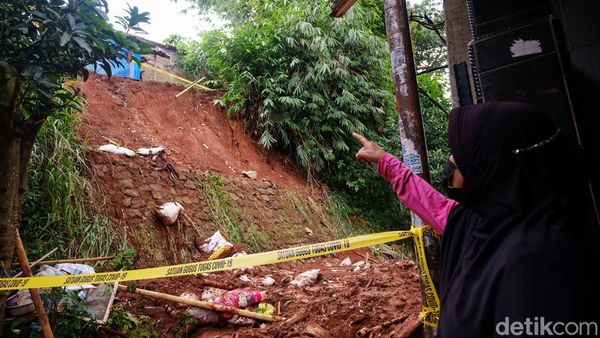 Penampakan Tebing 8 Meter di Tangsel yang Longsor Gegara Hujan Deras