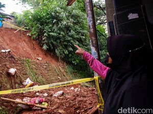 Penampakan Tebing 8 Meter di Tangsel yang Longsor Gegara Hujan Deras