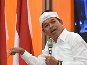 Menanti KPU soal Pencalegan Dedi Mulyadi di Antara Golkar dan Gerindra Menanti KPU soal Pencalegan Dedi Mulyadi di Antara Golkar dan Gerindra