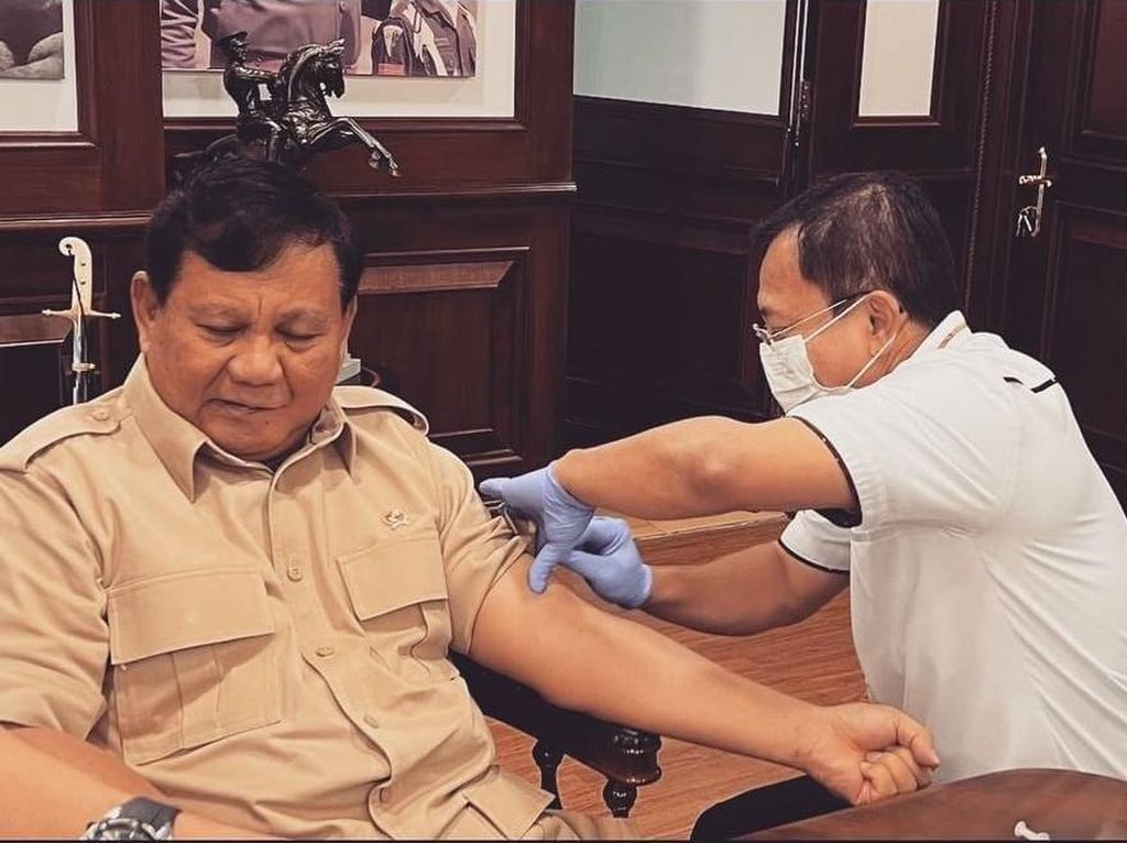 Disuntik Dokter Terawan, Prabowo Terima Booster Vaksin Nusantara