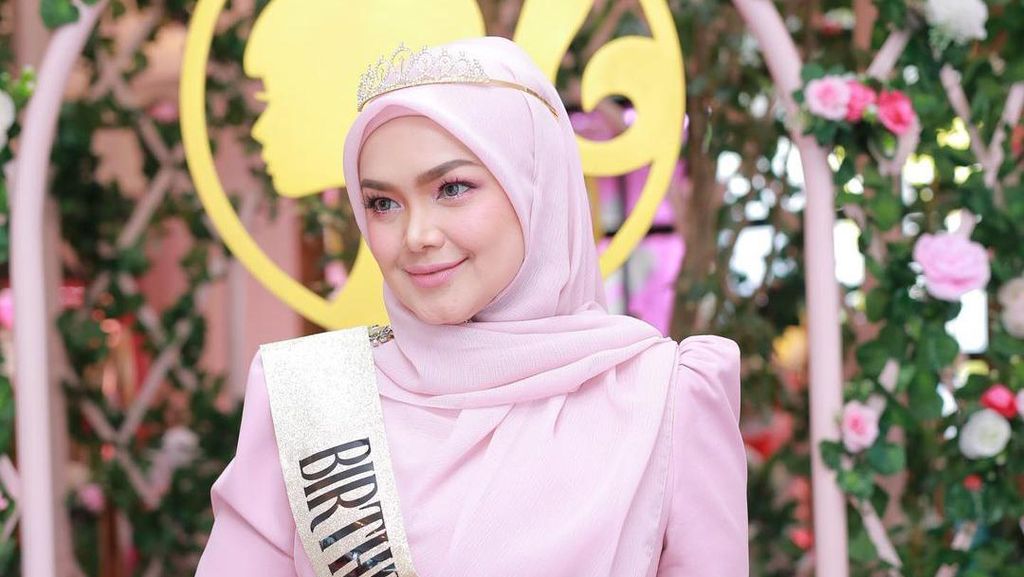 10 Foto Pesta Ulang Tahun Siti Nurhaliza Ke-43, Serba Pink Bertema Barbie 10 Foto Pesta Ulang Tahun Siti Nurhaliza Ke-43, Serba Pink Bertema Barbie