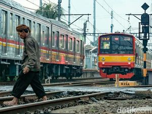 Suara Anker Merespons Wacana Tarif KRL Naik Jadi Rp 5.000 Suara Anker Merespons Wacana Tarif KRL Naik Jadi Rp 5.000