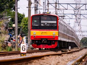 Dear Anker, Tarif KRL Naik Jadi Rp 5.000 Setuju Nggak? Dear Anker, Tarif KRL Naik Jadi Rp 5.000 Setuju Nggak?