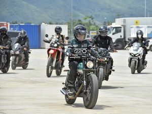 Pakai Motor Custom Jokowi Jajal Bypass Bandara-Mandalika Pakai Motor Custom Jokowi Jajal Bypass Bandara-Mandalika