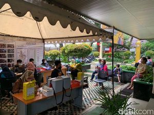 Cerita Warga Gagal Vaksin Booster karena Belum Terima e-Ticket