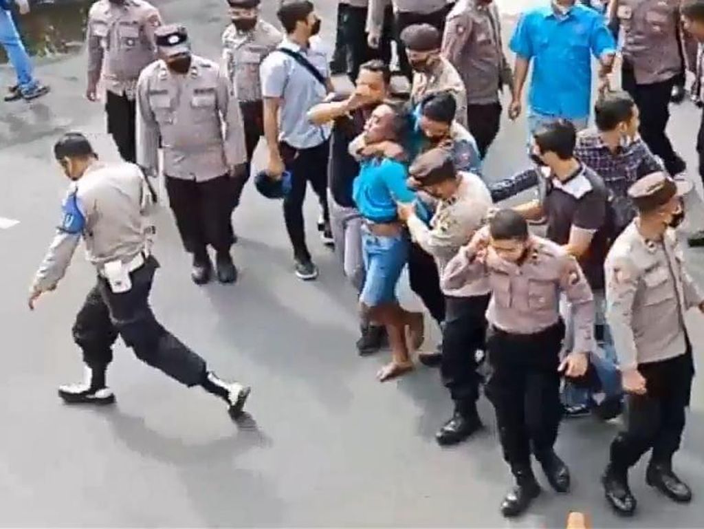 Pria yang Bawa Pisau-Ancam Polisi di Lumajang Alami Gangguan Jiwa