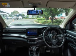 3 Penyebab Kaca Mobil Berjamur