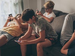 Quality Time dan Keceriaan Keluarga yang Tersandera