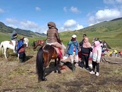 Libur Lebaran, Wisata Gunung Bromo Dipadati Wisatawan Lokal