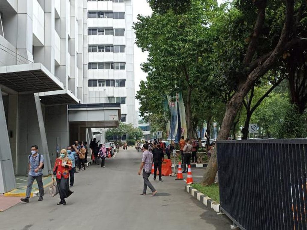 Gempa Banten Terasa Kuat di DKI, Pegawai BPK Berhamburan ke Luar Gedung Gempa Banten Terasa Kuat di DKI, Pegawai BPK Berhamburan ke Luar Gedung
