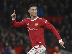Menghitung Koleksi Mobil Ronaldo, Mulai dari Ferrari hingga Bugatti Menghitung Koleksi Mobil Ronaldo, Mulai dari Ferrari hingga Bugatti
