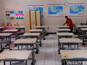 Daftar Sekolah Setop PTM 100 Persen di Jakarta Akibat Ada Kasus Positif COVID Daftar Sekolah Setop PTM 100 Persen di Jakarta Akibat Ada Kasus Positif COVID