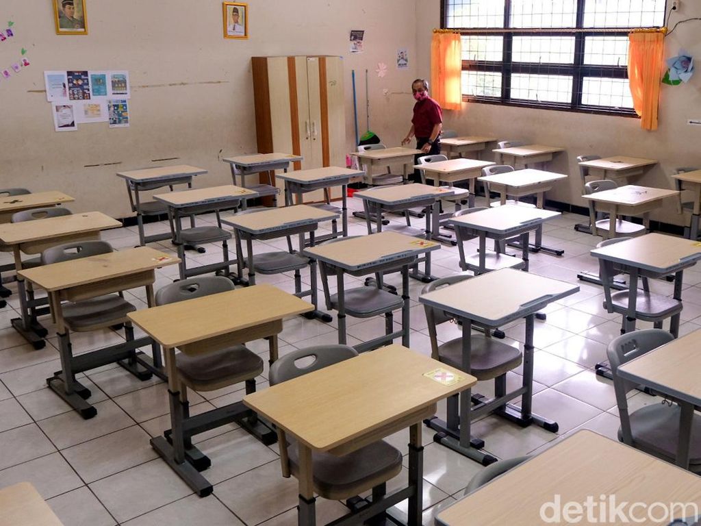 Kian Banyak Guru-Siswa Positif Corona tapi DKI Bilang PTM Masih Aman