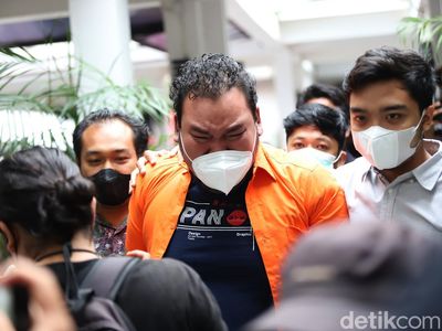 Momen Fico Fachriza Berurai Air Mata Peluk Rispo Ananta