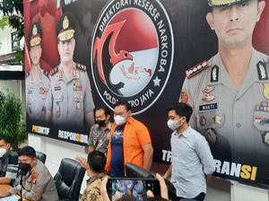 Melihat Tangisan Fico Fachriza Saat Rilis Narkoba