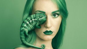 Karya Keren Fotografer Bikin Potret Wajah Setengah Manusia dan Hewan