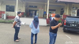 Warga Panik Keluar Gedung Saat Gempa M 6,7 Guncang Sumur Banten