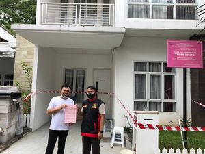 Penampakan Rumah Adik Irwansyah DPO Kasus Korupsi yang Dipasangi Plang Disita Penampakan Rumah Adik Irwansyah DPO Kasus Korupsi yang Dipasangi Plang Disita