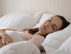 Wanita Lebih Butuh Waktu Tidur Lebih Lama dari Pria, Ini Alasannya