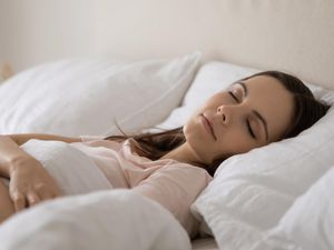 Wanita Lebih Butuh Waktu Tidur Lebih Lama dari Pria, Ini Alasannya Wanita Lebih Butuh Waktu Tidur Lebih Lama dari Pria, Ini Alasannya