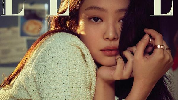 6 Pesona Jennie BLACKPINK di Foto Terbaru, Pamer Perut Rata Hingga Perhiasan